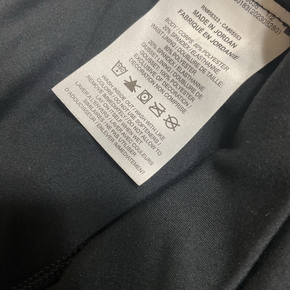 Nike Dri-Fit womens size medium black Power High Rise Capri Leggings - Picture 5 of 9